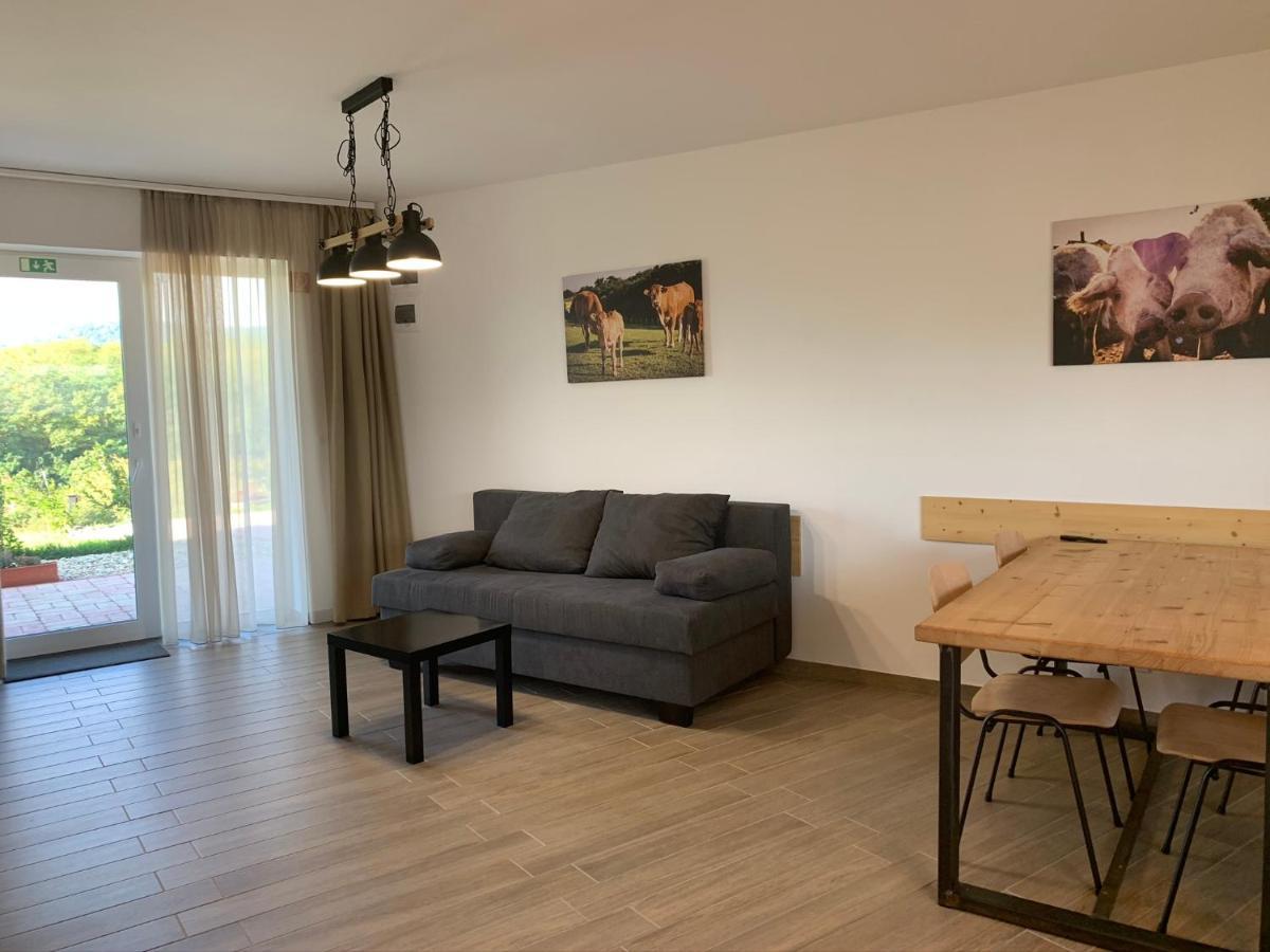 Oeregtoelgy Apartman Szár Esterno foto